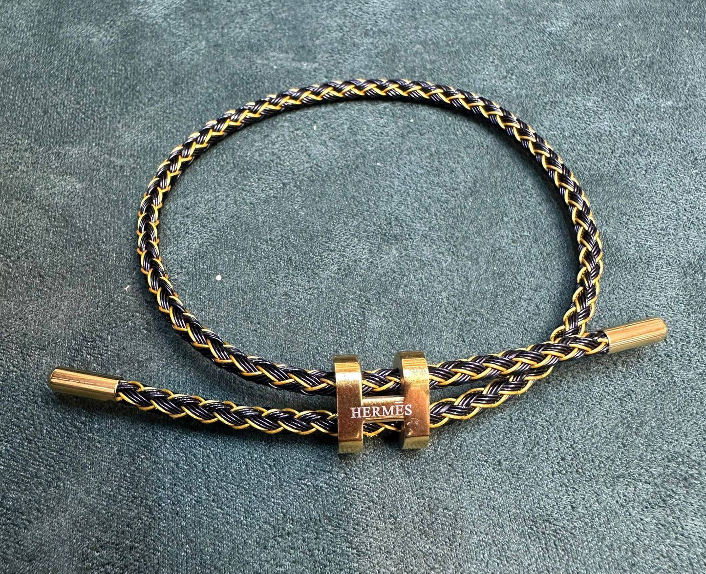 Hot moving 🔥🔥🔥 
Hermes UNISEX Bracelet. 
Water proof 💦💦💦
30 dhs❣️

Zain243
♥️♥️♥️