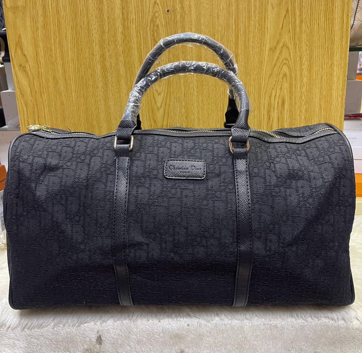 Dior

70 dhs🇦🇪🇦🇪

Zain136
♥️♥️♥️