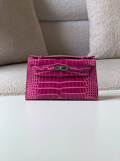 Hermes
pochette 21cm

master quality
with box 📦 
600 dhs🇦🇪🇦🇪

Zain52
♥️♥️♥️