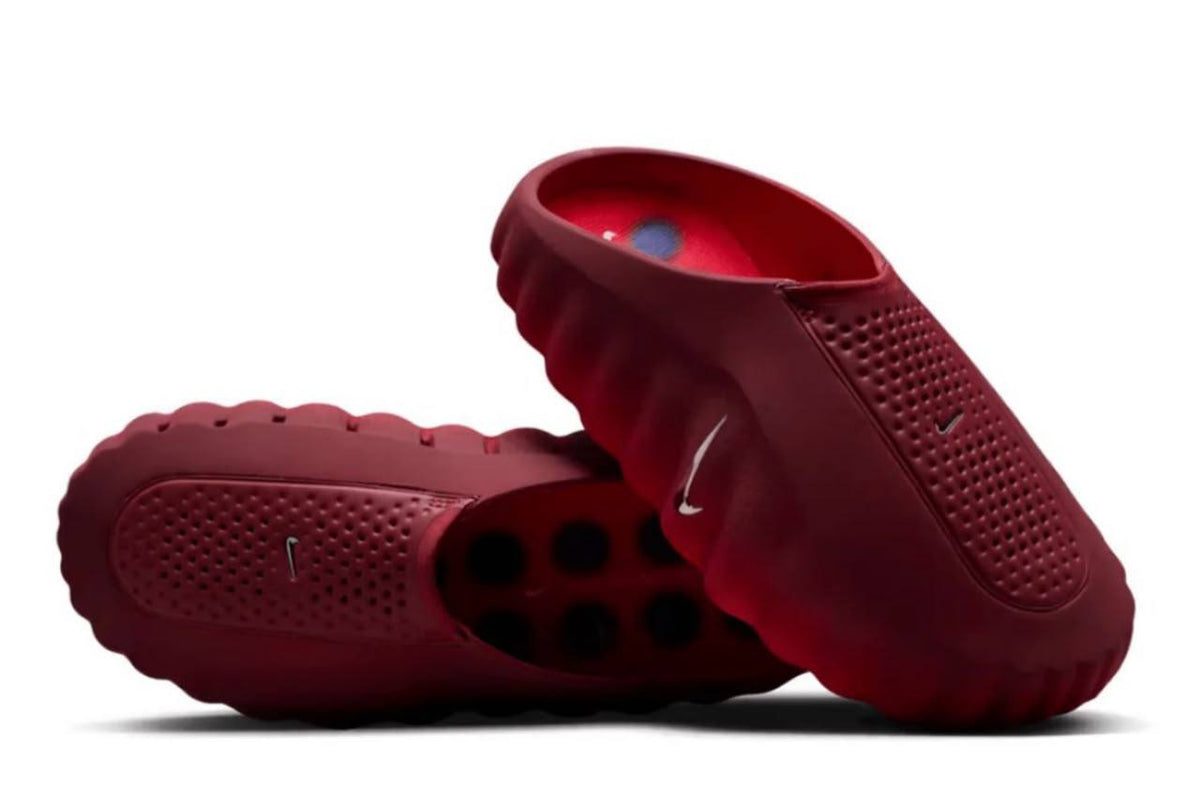 New 🆕 
Nike crocs 

36 TO 45
150 dhs🇦🇪🇦🇪

Zain183
♥️♥️♥️