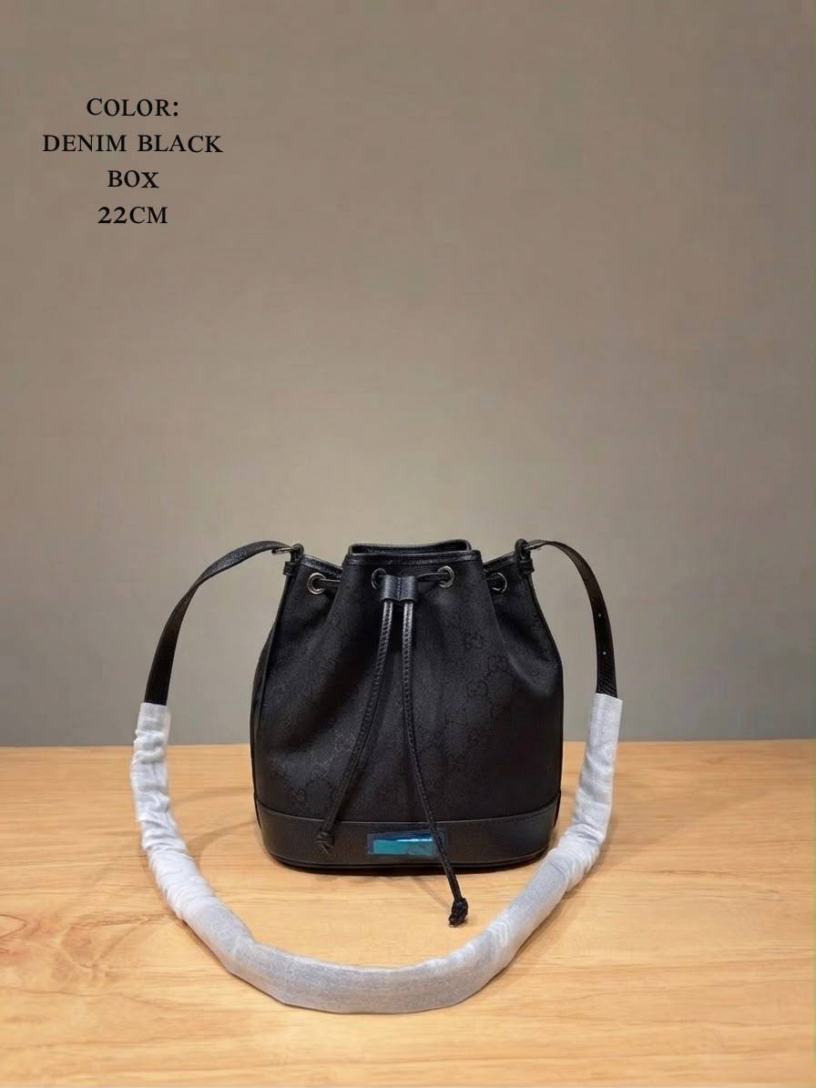 Gucci ʙᴜᴄᴋᴇᴛ ʙᴀɢ
ʜᴀɴᴅʙᴀɢ/ ʟᴏɴɢ sᴛʀᴀᴘ
Fʀᴏɴᴛ ʟᴏɢᴏ sɪʟᴠᴇʀ ʜᴀʀᴅᴡᴀʀᴇ 
ᴡɪᴛʜ ᴍᴀʀʀᴏɴ ʙᴏx
Cᴀɴᴠᴀs 
Sɪᴢᴇ: 22ᴄᴍ
130 dhs🇦🇪🇦🇪

Zain56
♥️♥️♥️