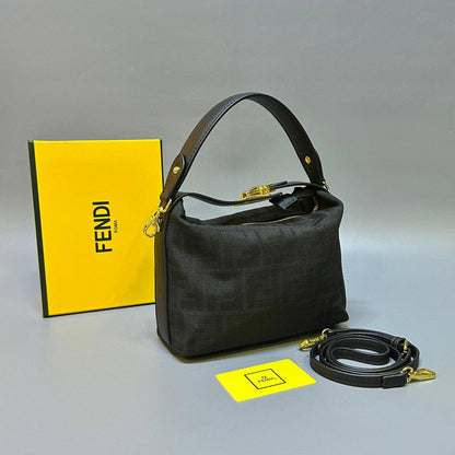 FENDI 
GOOD QUALITY 
WITH BOX
100 dhs🇦🇪🇦🇪

Zain17
♥️♥️♥️
