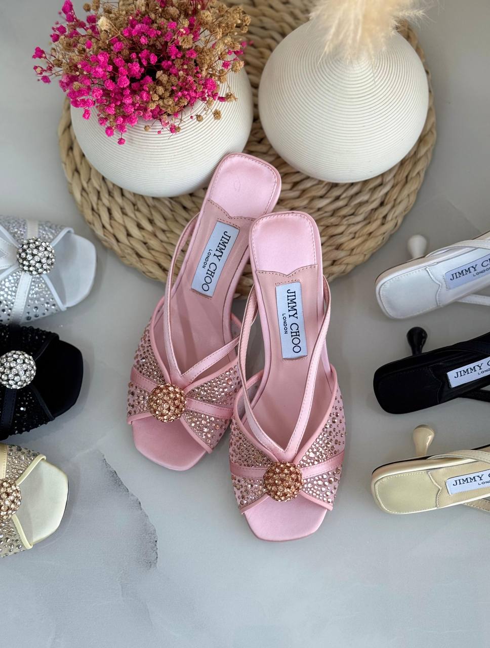 Jimmy choo 
Vip quality 
Size:36to41
450 dhs✅

Zain113
♥️♥️♥️