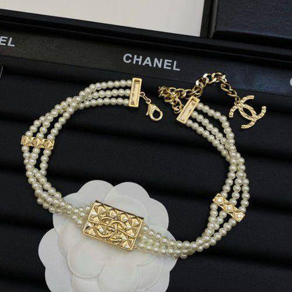 Chanel choker 🦋
Master quality 

*75* AED normal box 📦

Zain48
♥️♥️♥️