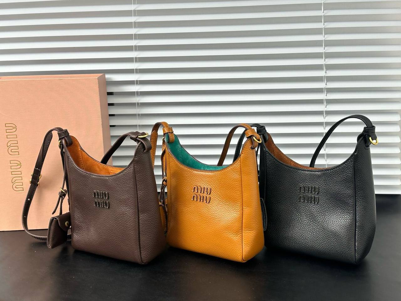 Miu Miu
Master
320 dhs🪙🌨️

Zain228
♥️♥️♥️