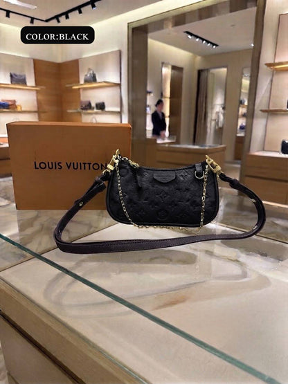 LV ᴇᴍᴘʀᴇɪɴᴛᴇ
sʜᴏᴜʟᴅᴇʀ ʙᴀɢ /ʟᴏɴɢ sᴛʀᴀᴘ
ɢᴏʟᴅʜᴀʀᴅᴡᴀʀᴇ 
ᴡɪᴛʜʙᴏx
ʟᴇᴀᴛʜᴇʀ
sɪᴢᴇ:21ᴄᴍ
95 dhs🇦🇪🇦🇪

Zain56
♥️♥️♥️