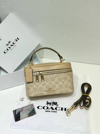 Coach

Best quality

With box’s

100 DHS🇵🇸🇵🇸

size 18cm

Zain158
♥️♥️♥️