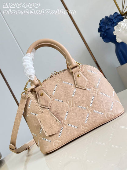 Louis vuitton💕💕✨
LV
Super master quality 🔥🔥
Available ✨💕💕
With full packing 📦🎀
For Price 👇 WhatsApp✅
0568585901 
0507557372
0552275751 Owner Zain 👌

Zain252
♥️♥️♥️