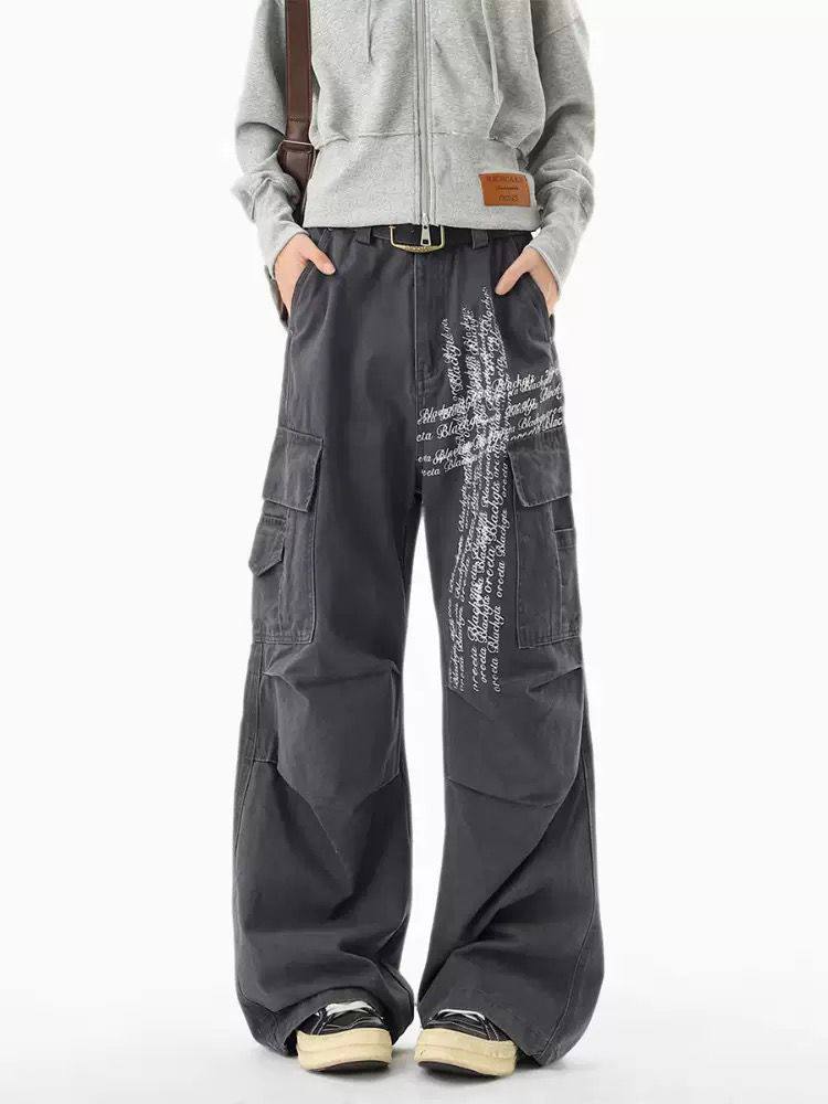 Men Men's jeans
Very very nice quality 
Size M to 3xl 
100 dhs✅

Zain138
♥️♥️♥️