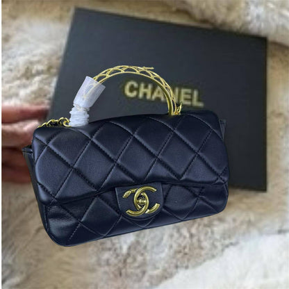 Chanel 

20cmx10cmx7cm

95 dhs✅

with box
🎁🎁🎁

Zain72
♥️♥️♥️