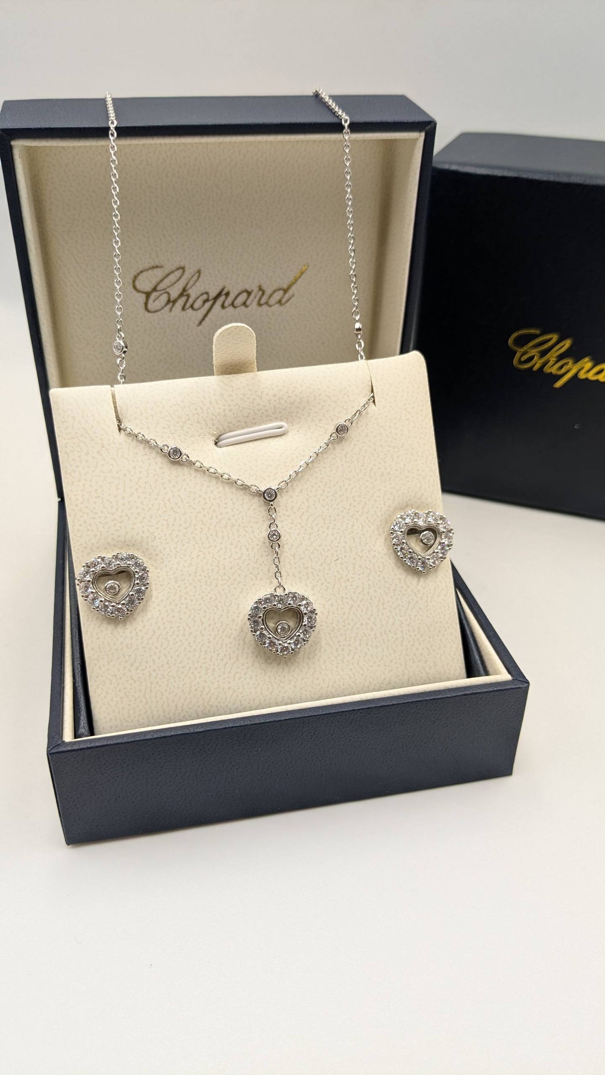 Chopard
Master Quality
Necklace & Earrings

145 dhs🇦🇪 with Normal Box 🎁
200 dhs🇦🇪 with Master Box 🎁

Zain210
♥️♥️♥️