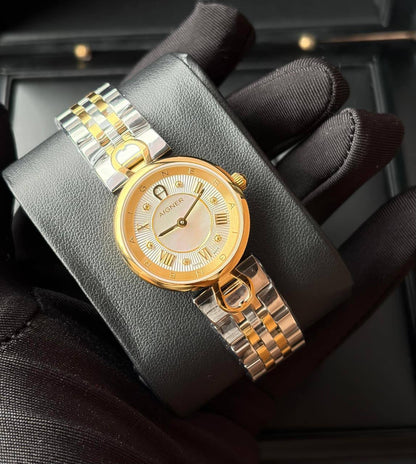 Aigner watch for ladies 
good quality
 240 dhs🌺

Zain59
♥️♥️♥️