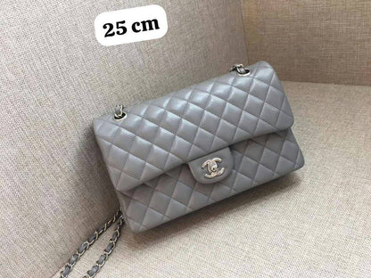 Chanel
100 dhs💓

With box💐
🎁🎁🎁

25 cm 💐

Zain219
❤️❤️❤️