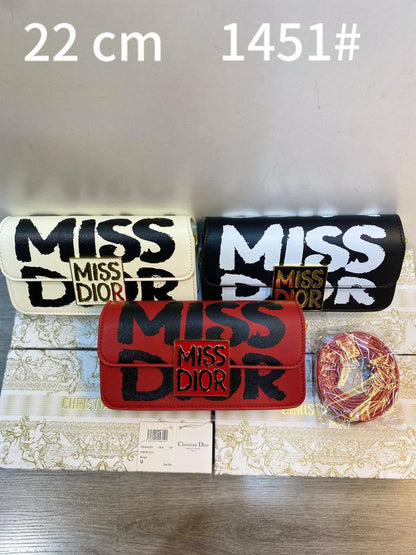 Dior

with box
🎁🎁🎁

105 dhs🪙🌨️

Zain107
♥️♥️♥️