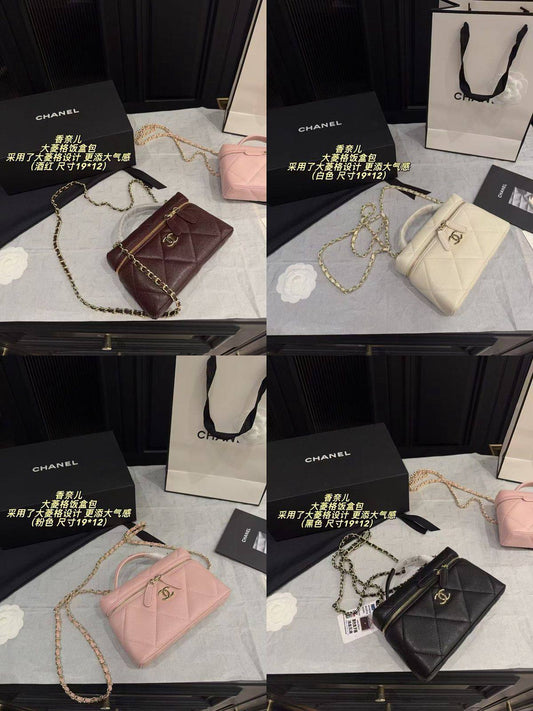 Chanel
Size 19x12

210 dhs🪙🌨️

With box
🎁🎁🎁

Zain189
♥️♥️♥️