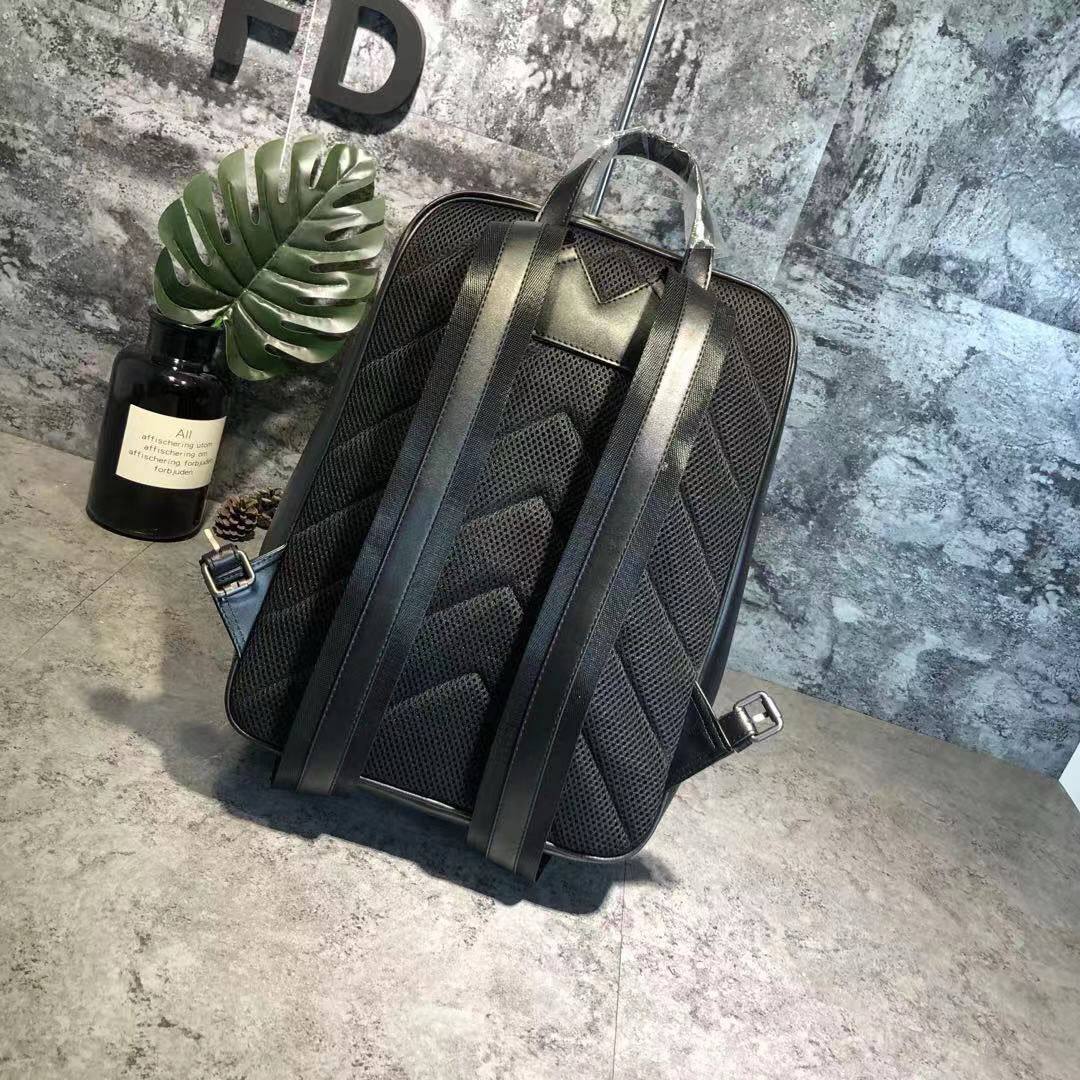 BOTTEGA 

BACKPACK COPY ONE NEW CAME UNISEX , 

235 dhs🇦🇪🇦🇪

Zain39
♥️♥️♥️