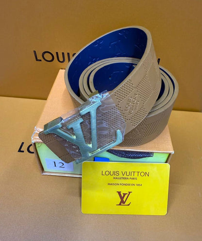 LV Belt

With box 
🎁🎁🎁

40 dhs🪙💕

Zain93
♥️♥️♥️