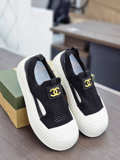 Balenciaga - Burberry - Nike
Fila - Prada - Gucci 
Size 36to42
55 dhs✅

Zain163
♥️♥️♥️