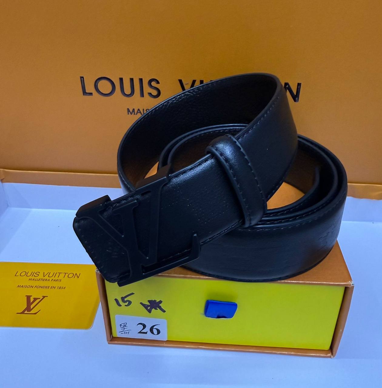 LV Belt

With box 
🎁🎁🎁

40 dhs🪙💕

Zain93
♥️♥️♥️
