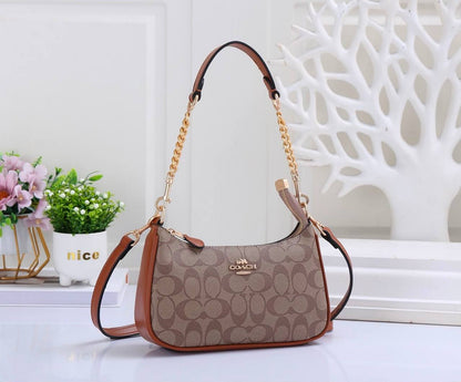 Coach
25cm 
95 dhs✅
With Box

Zain50
♥️♥️♥️