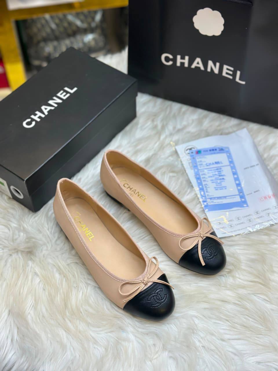 Chanel Ballerina Flat
Size:36 to 41
110 dhs🇦🇪🇦🇪

Zain241
♥️♥️♥️