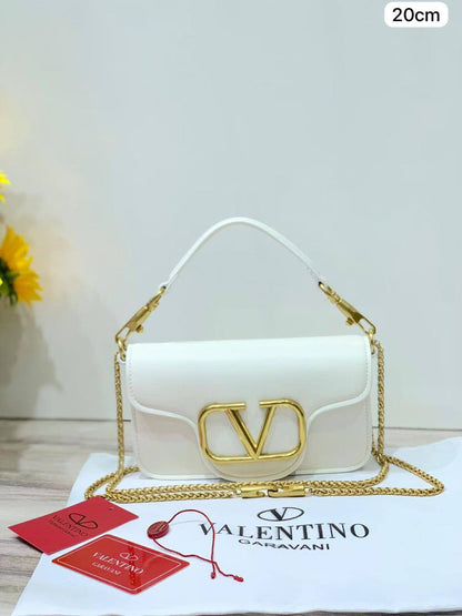 Valentino Loco long

1️⃣ First quality +🎁

Size : 27 * 13 cm

110 dhs🇦🇪🇦🇪
with box 🎁

Zain115
♥️♥️♥️