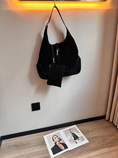 YSL
Best quality
95 dhs❤️
size 40cm

Zain158
♥️♥️♥️