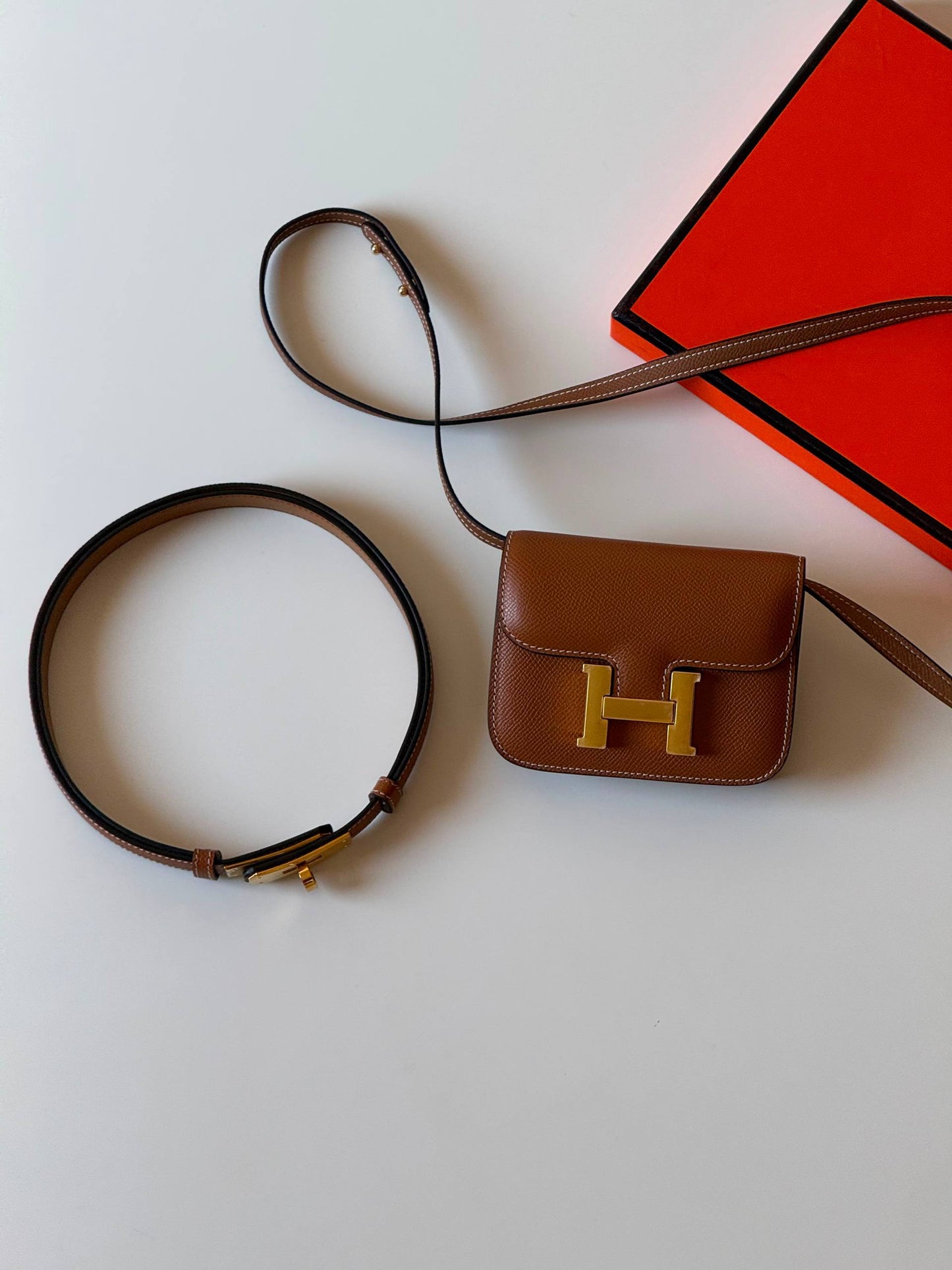 Hermes belt bag 14cm💥Master quality ✅with box 📦 
With belt 380 dhs✅
Without blet 280 dhs✅

Zain52
♥️♥️♥️