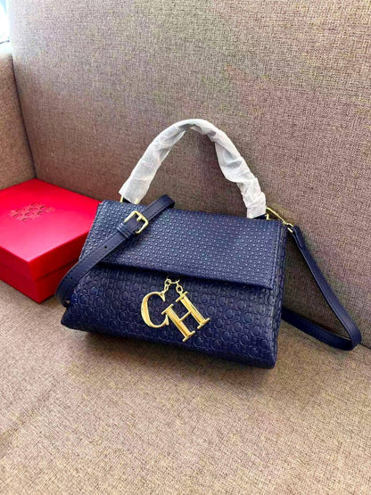 CH

90 dhs🌺

with box
🎁🎁🎁

size 24cm

Zain26
♥️♥️♥️