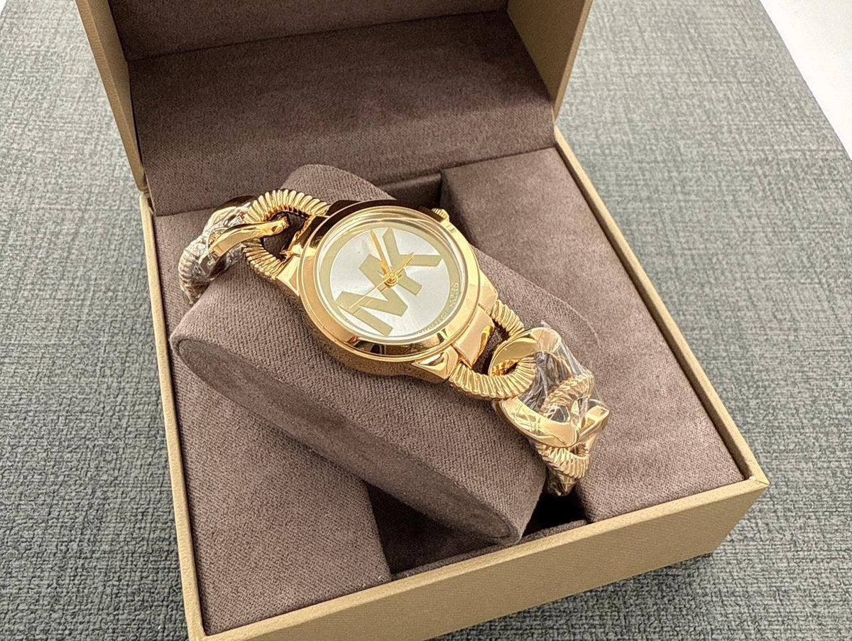 Mk ladies 

1 ps
45 dhs🇦🇪🇦🇪

Zain45
♥️♥️♥️