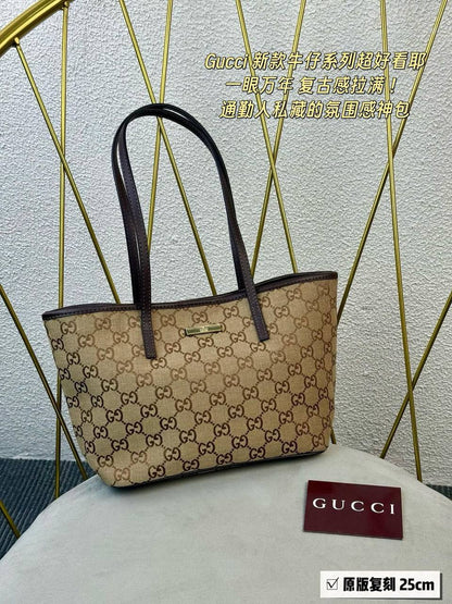 Gucci  
size：25cm  
250 dhs✅

Zain114
♥️♥️♥️