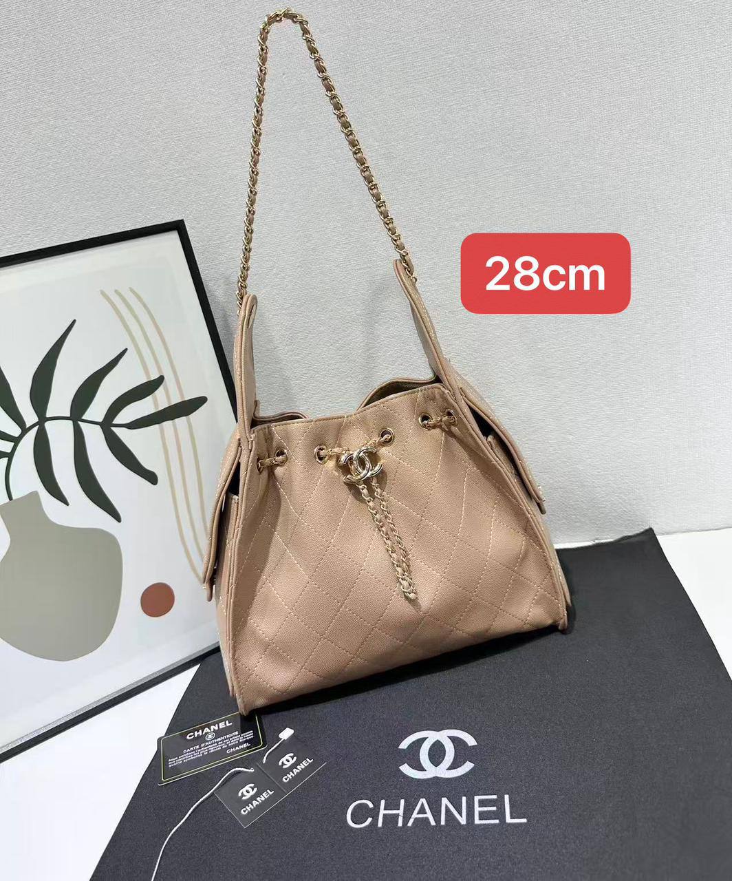Chanel
28cm - 110 dhs✅
25cm- 110 dhs✅ 
20cm - with box 110 dhs✅ 🎊🎁

Zain168
♥️♥️♥️