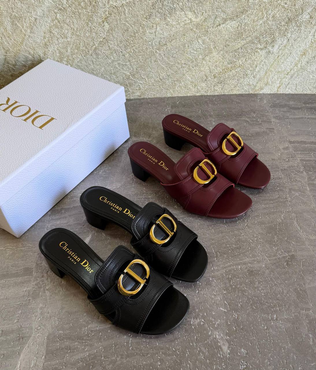 DIOR 
SuperMaster Quality 💯
450 dhs✅
Size: 36-41💥

Zain171
♥️♥️♥️