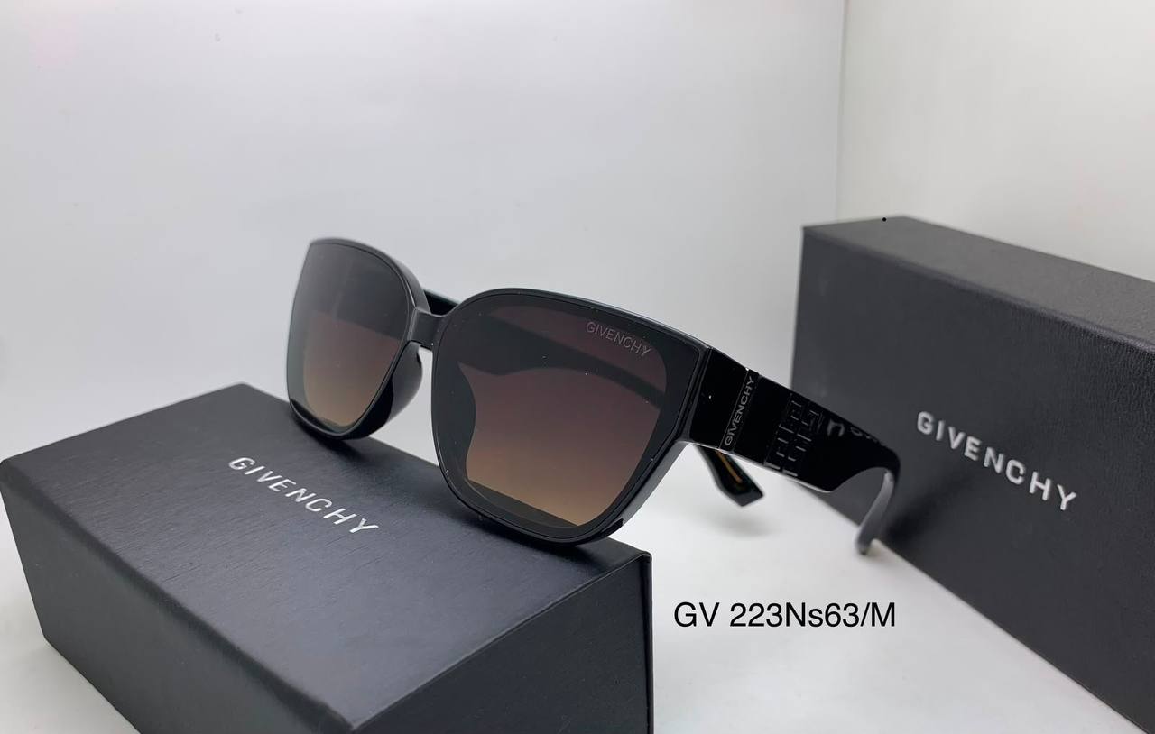 Givenchy
70 dhs🇦🇪🇦🇪

Zain126
♥️♥️♥️