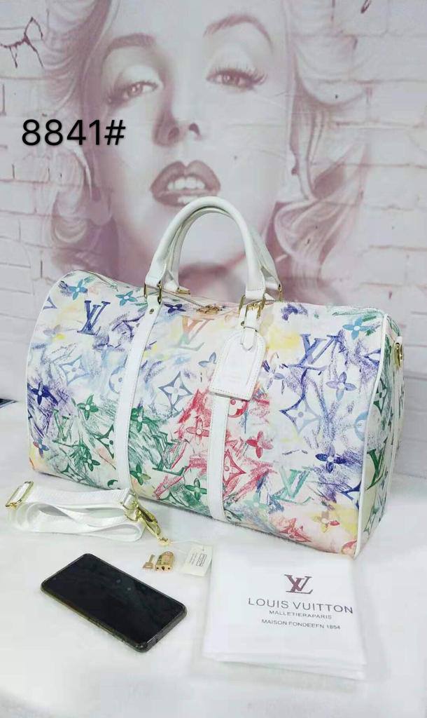 TLV Travel Bags

good quality

120 dhs✅
150 dhs✅

Zain137
♥️♥️♥️