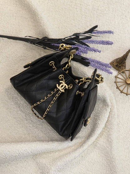 Chanel 
Master❣️❣️
 22Cm With Box
320 dhs🇦🇪🇦🇪

Zain131
♥️♥️♥️
