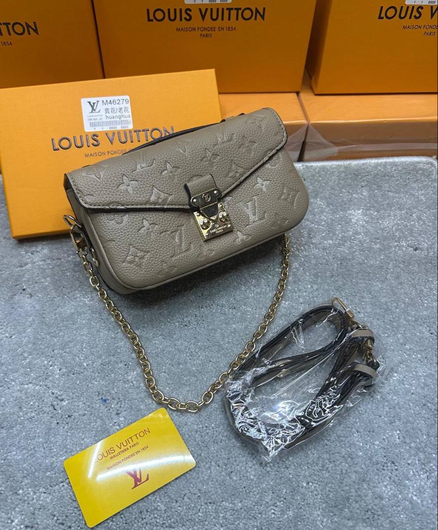 Lv

Withbox

115 dhs🇦🇪🇦🇪

Zain143
♥️♥️♥️