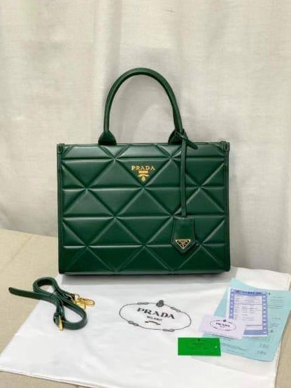Prada

110 dhs🪙🌨️ 

high quality 36cm

Zain26
♥️♥️♥️