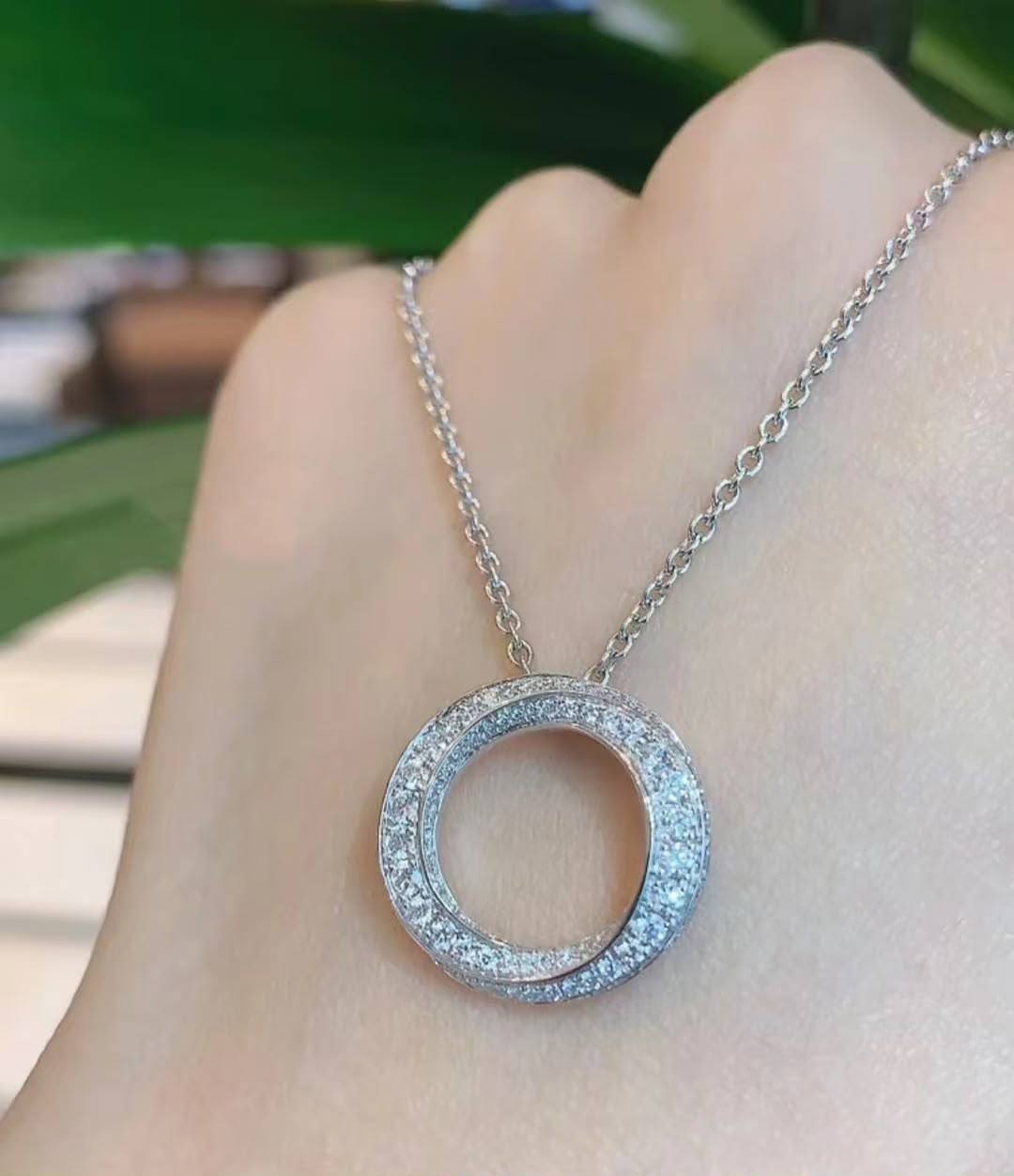 Graff necklace
Master quality 

45 dhs🇦🇪🇦🇪
simple box 📦

Zain48
♥️♥️♥️