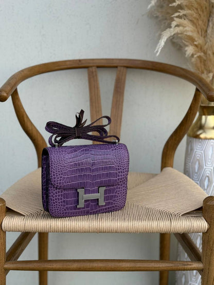 Available Again✨✨✨
HERMES
18cm
350 dhs🪙🌺
Top quality 

With box🎁

Zain228
♥️♥️♥️