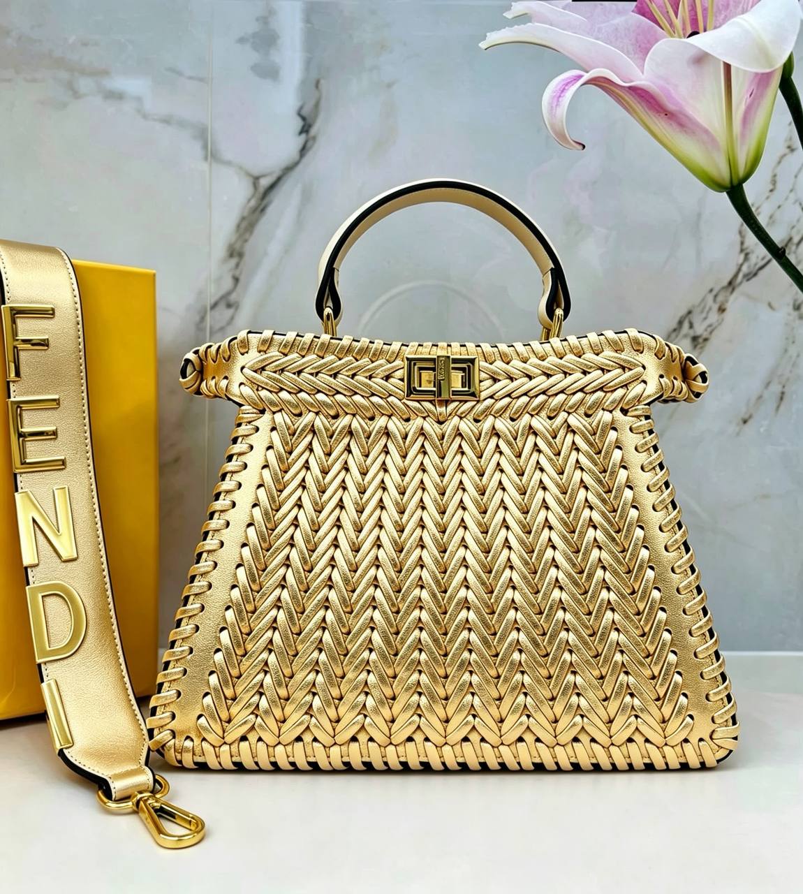 FENDI COPY ONE NEW CAME 
210 dhs🇦🇪🇦🇪

Zain295
♥️♥️♥️