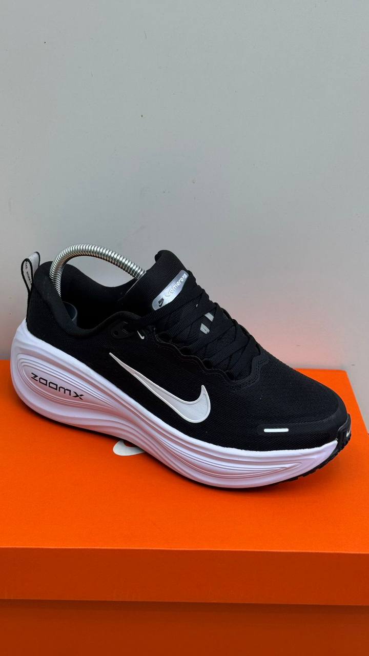 Nike
Size 40 TO 45 
140 dhs✅

Zain183
♥️♥️♥️