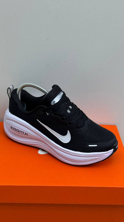 Nike
Size 40 TO 45 
140 dhs✅

Zain183
♥️♥️♥️