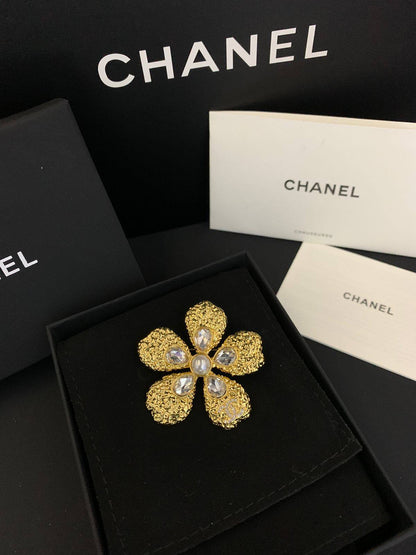 Chanel

55 dhs❣️
         _With_
          *Box* 📦✅
🎁🎁🎁

Zain89
♥️♥️♥️