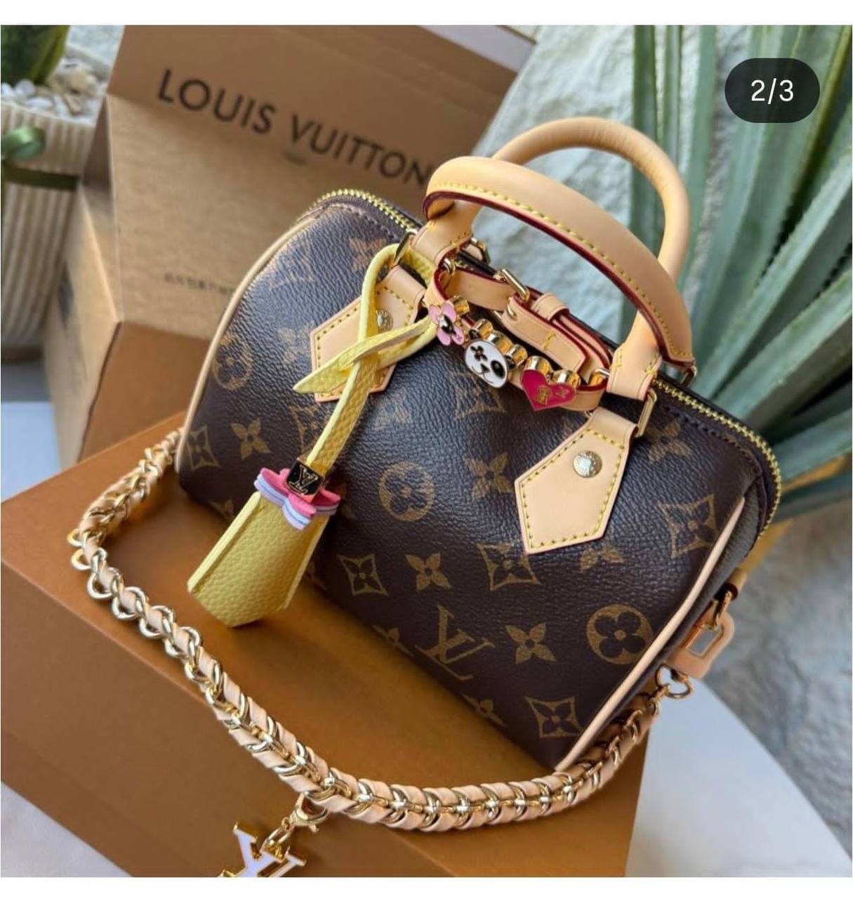 LV
GOOD QUALITY
120 dhs🇦🇪🇦🇪

Zain200
♥️♥️♥️