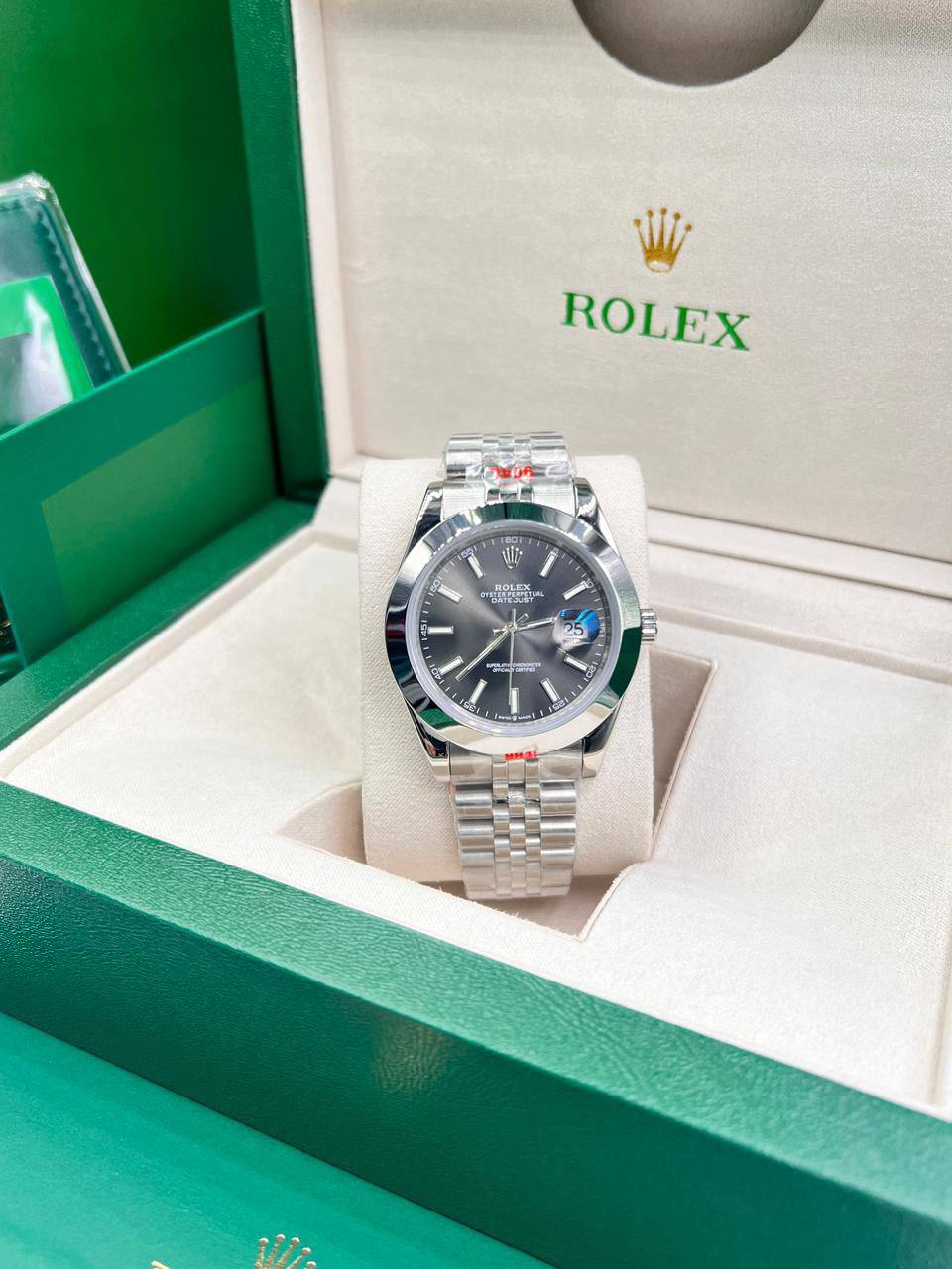 Rolex
High Quality
180 dhs✅

Zain85
♥️♥️♥️
