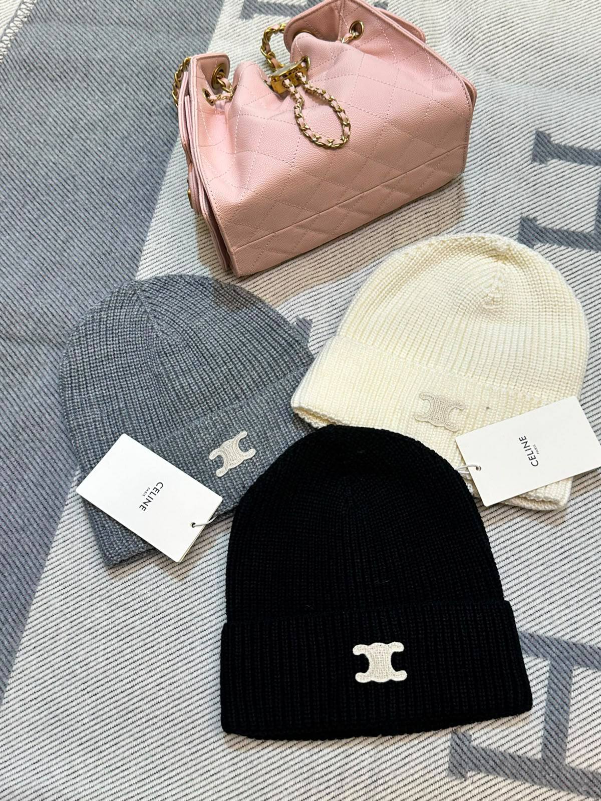 Hats

New collection 

200 dhs🇦🇪🇦🇪

Zain262
♥️♥️♥️