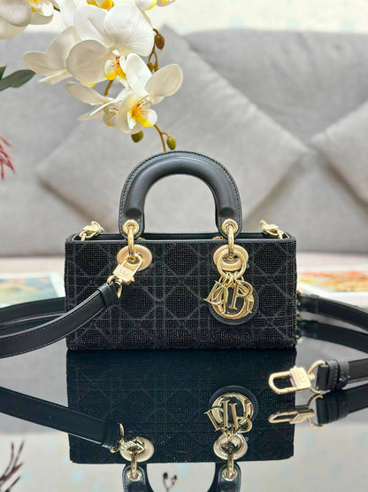 DIOR NEW COLLECTION 💕💕✨
Super master quality 🔥🔥
Available ✨💕💕
With full packing 📦🎀
For Price 👇 WhatsApp✅
0568585901 
0507557372
0552275751 Owner Zain 👌

Zain252
♥️♥️♥️