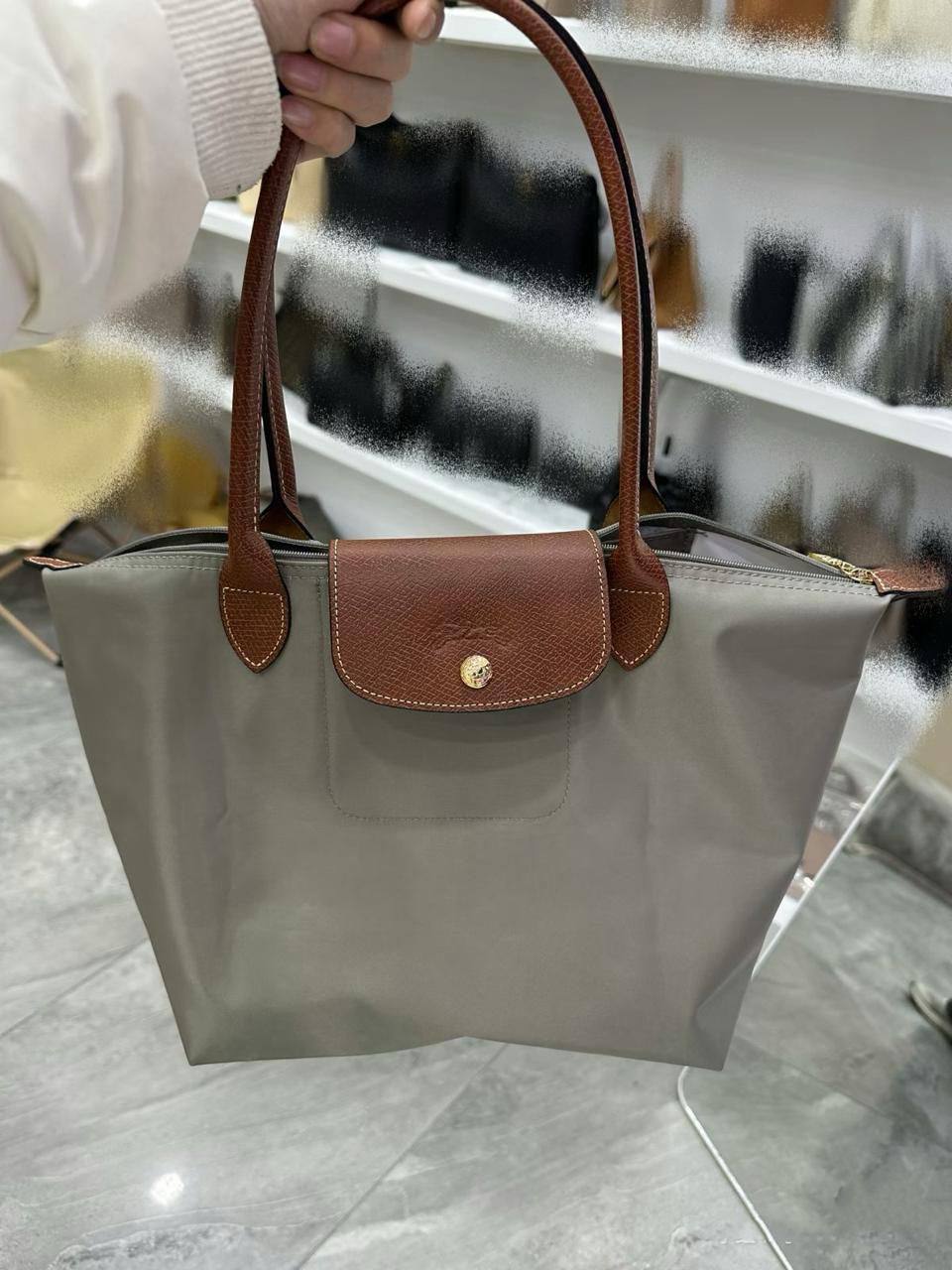 LONG CHAMP
70 dhs🪙🌨️
good quality

Zain90
♥️♥️♥️