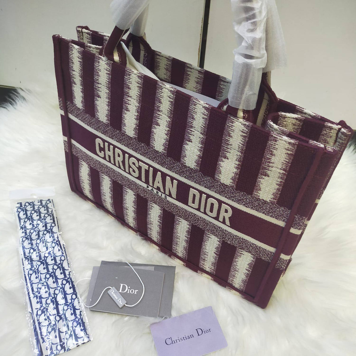 Dior

125 dhs🇦🇪🇦🇪
High quality 

Zain235
♥️♥️♥️